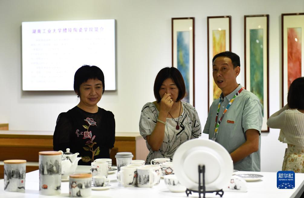 人民币炸金花